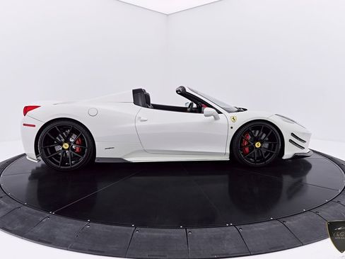 Used 2014 Ferrari 458 Spider RWD image 25