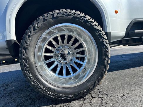 New 2026 GMC Sierra 3500 Denali w/ Denali Reserve Package image 18