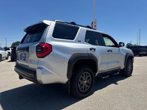 New 2026 Toyota 4Runner SR5 AWD/4WD image 6