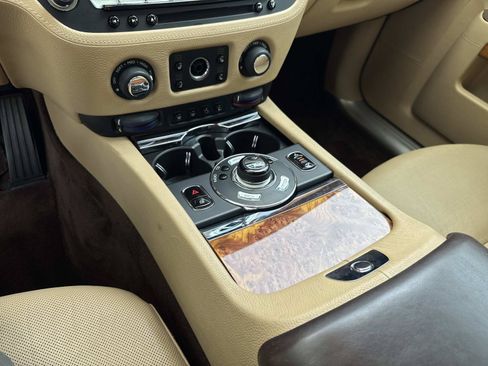 Used 2012 Rolls-Royce Ghost RWD image 40