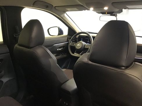 Used 2025 Nissan Kicks SR AWD/4WD image 32