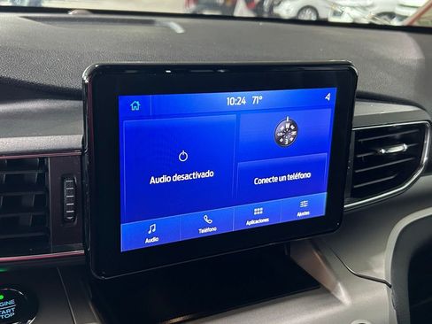 Used 2021 Ford Explorer XLT w/ Equipment Group 202A image 9