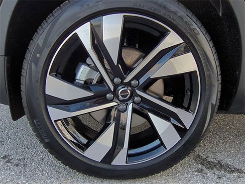 New 2026 Volvo XC40 B5 Ultra w/ Protection Package Premier image 23