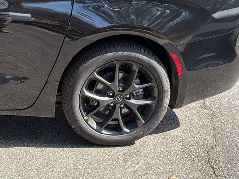 New 2026 Chrysler Pacifica Select image 12