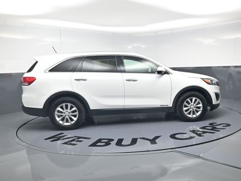 Used 2016 Kia Sorento LX AWD/4WD image 10