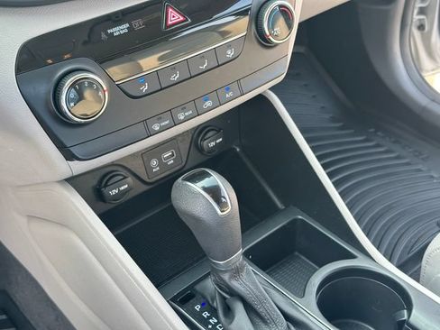 Used 2017 Hyundai Tucson SE w/ SE Popular Package 02 FWD image 34