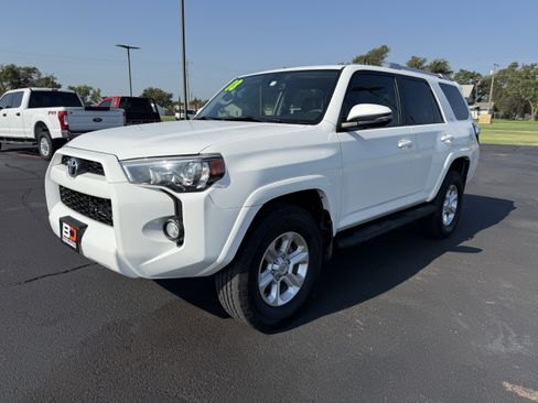 Used 2018 Toyota 4Runner SR5 image 1