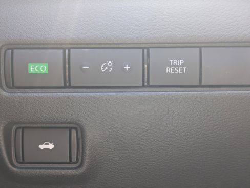 Used 2025 Nissan Sentra SV w/ SV Premium Package FWD image 36