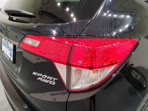 Used 2021 Honda HR-V Sport image 10