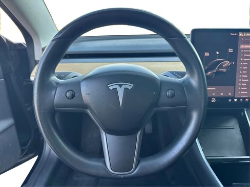 Used 2020 Tesla Model 3 image 18