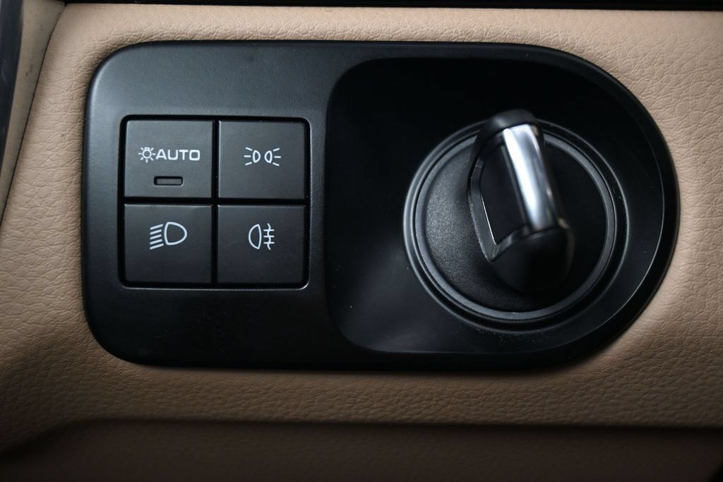 Certified 2022 Porsche Cayenne Platinum Edition AWD/4WD image 25