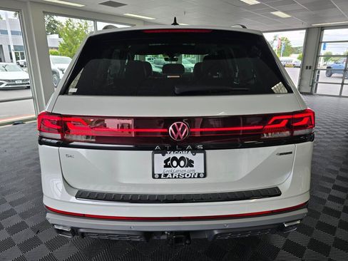 New 2026 Volkswagen Atlas Peak Edition AWD/4WD image 4