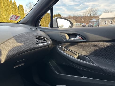 Used 2017 Chevrolet Cruze LT w/ RS Package image 23