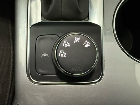 Used 2025 Chevrolet Blazer LT AWD/4WD image 25