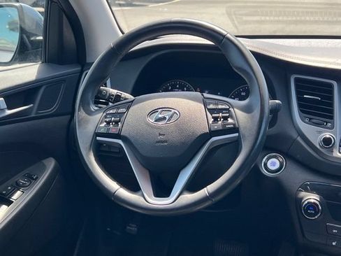 Used 2018 Hyundai Tucson SEL Plus w/ Cargo Package AWD/4WD image 12