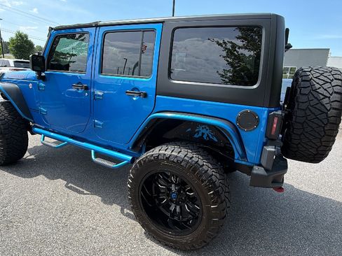Used 2016 Jeep Wrangler Unlimited Rubicon AWD/4WD image 10