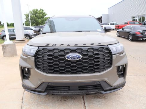 New 2026 Ford Explorer ST-Line w/ Premium Package RWD image 11