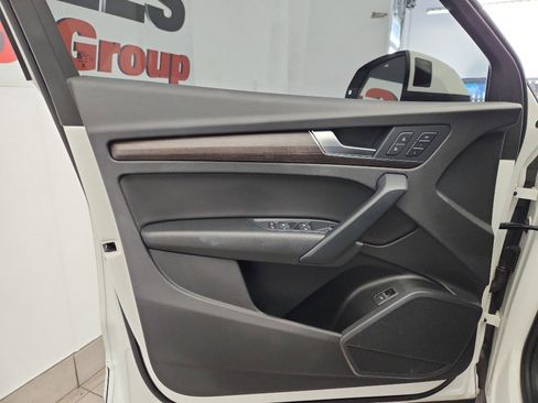 Used 2023 Audi Q5 2.0T Premium w/ Convenience Package image 8