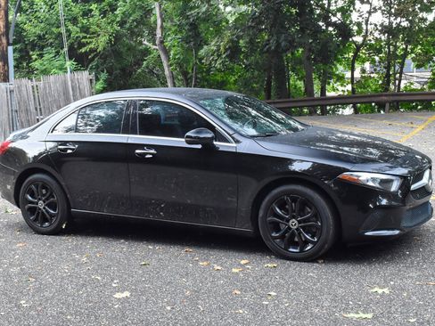 Used 2020 Mercedes-Benz A 220 4MATIC w/ Premium Package image 11