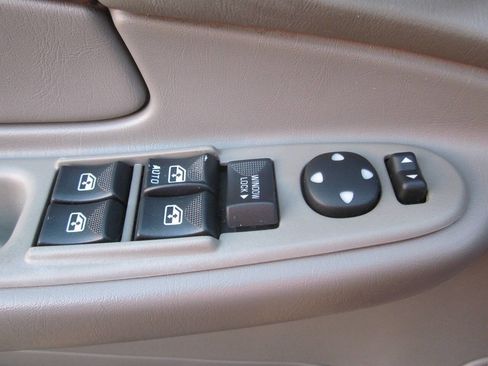 Used 2005 Chevrolet Impala w/ Preferred Equipment Group image 24