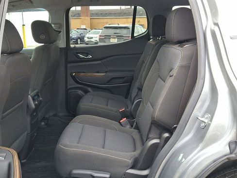 Used 2023 GMC Acadia SLE image 24