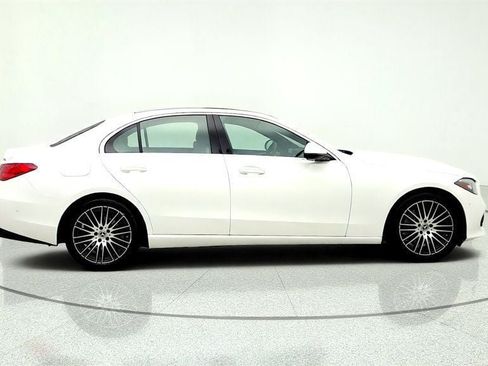 Used 2025 Mercedes-Benz C 300 4MATIC Sedan image 4