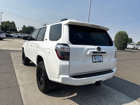 Used 2021 Toyota 4Runner SR5 Premium w/ Moonroof Package AWD/4WD image 8