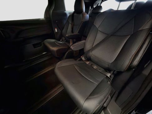 Used 2022 Toyota Sienna XSE FWD image 13