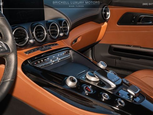 Used 2018 Mercedes-Benz AMG GT Roadster image 19