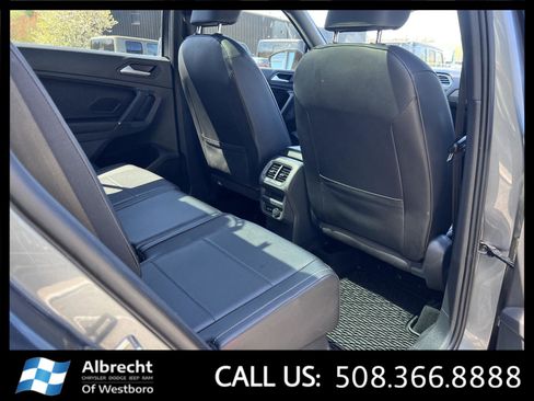 Used 2020 Volkswagen Tiguan SE R-Line AWD/4WD image 17