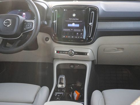 New 2026 Volvo XC40 B4 Plus w/ Climate Package FWD image 22