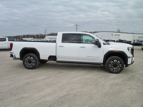 New 2026 GMC Sierra 3500 Denali Ultimate image 3