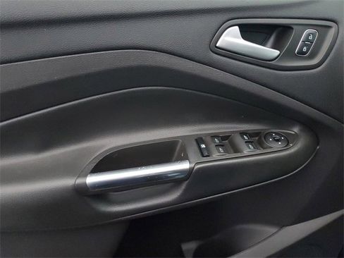 Certified 2018 Ford Escape SE w/ SE Sync 3 Package image 8