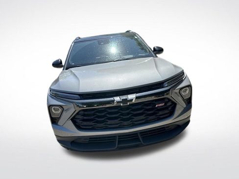 Used 2025 Chevrolet TrailBlazer RS w/ Convenience Package AWD/4WD image 9