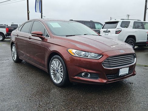 Used 2015 Ford Fusion SE w/ Equipment Group 202A image 7