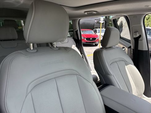 Used 2023 Jeep Grand Cherokee L Overland RWD image 46