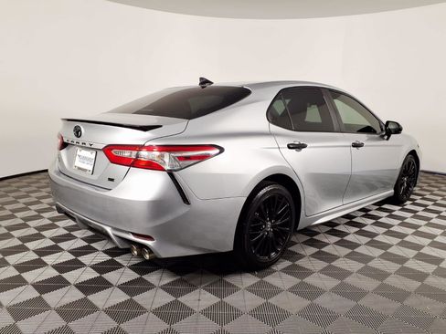 Used 2020 Toyota Camry SE w/ Carpet Mat Package FWD image 4