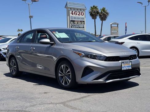 Used 2024 Kia Forte LXS FWD image 4