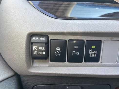 Used 2015 Toyota Sienna XLE w/ XLE Navigation Package image 15