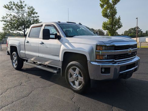Used 2015 Chevrolet Silverado 2500 LT AWD/4WD image 7