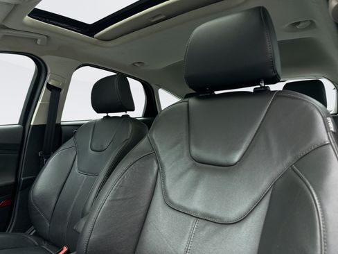 Used 2015 Ford Focus Titanium FWD image 11
