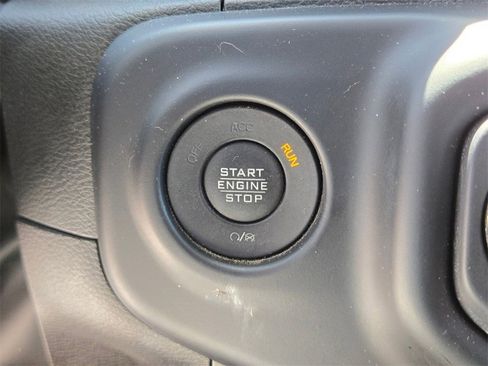 Certified 2023 Jeep Gladiator Overland image 32