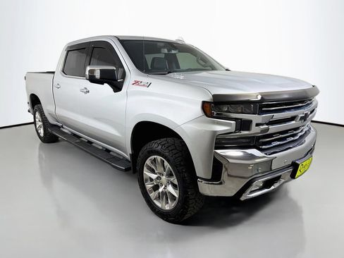 Used 2022 Chevrolet Silverado 1500 LTZ AWD/4WD image 4