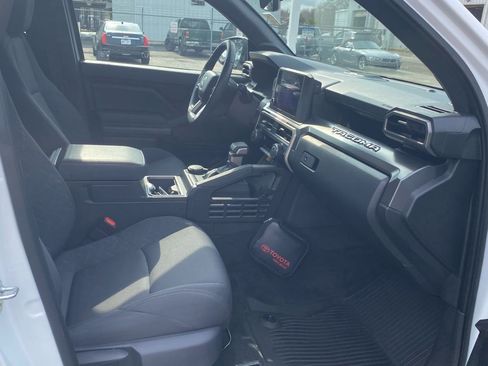 Used 2024 Toyota Tacoma SR5 w/ SR5 Upgrade Package image 18