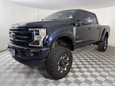Used 2021 Ford F250 Lariat w/ Lariat Ultimate Package AWD/4WD image 3