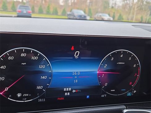 New 2026 Mercedes-Benz GLB 250 4MATIC image 9