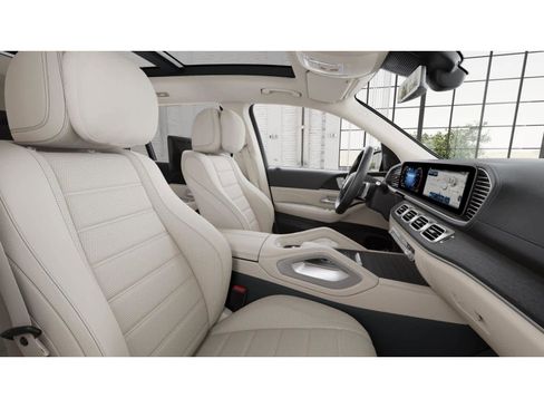 New 2026 Mercedes-Benz GLS 450 4MATIC image 3