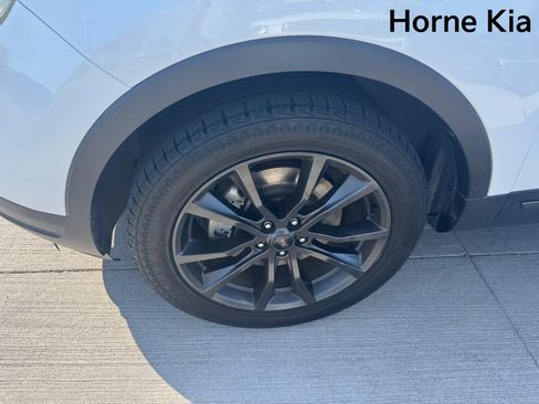 Used 2019 Ford Explorer XLT w/ Equipment Group 202A FWD image 8