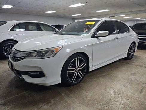 Used 2017 Honda Accord Sport image 4