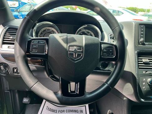 Used 2017 Dodge Grand Caravan SXT w/ Blacktop Package FWD image 22